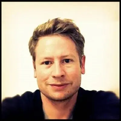 Tom Mclaughlin - logo