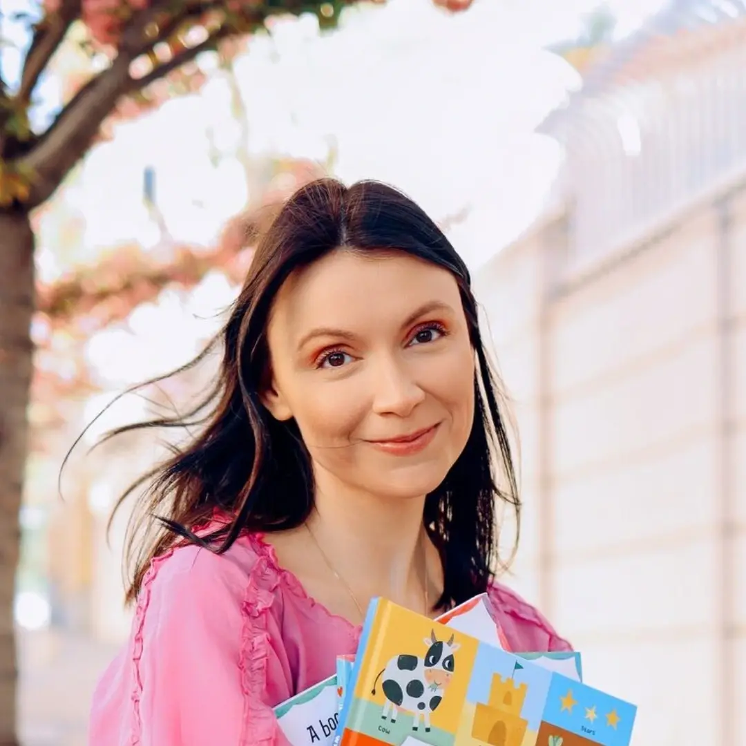 Nastya Rizayeva - logo